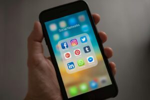 Leia mais sobre o artigo Como utilizar depoimentos nas redes sociais para impulsionar sua credibilidade e engajamento
