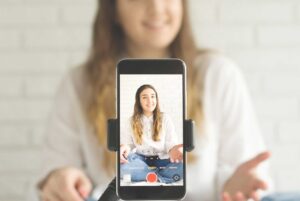 Leia mais sobre o artigo Como compartilhar depoimentos em vídeo nas redes sociais