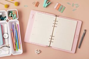 Leia mais sobre o artigo Planner, papelaria e prova social: por que a gente compra o que vê os outros usando